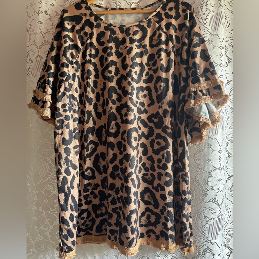 NEW! Women’s 5X Leopard Print Boutique Top in Camel + Black Plus Size